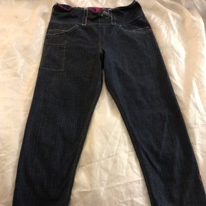 INKnBURN rose denim look capris! Retired design.